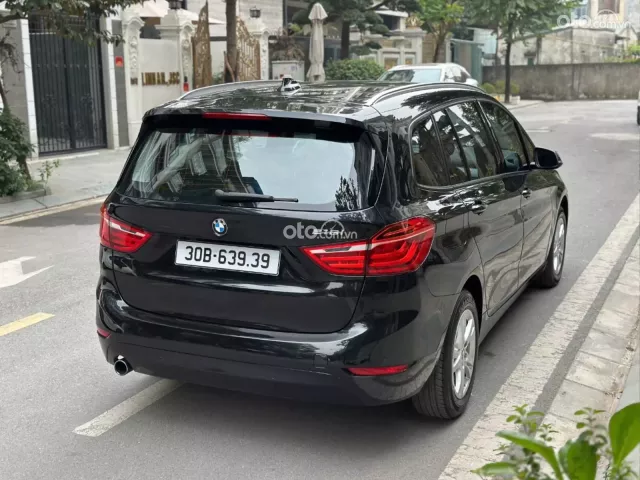 MPV gia đình rộng rãi, giá cực tốt