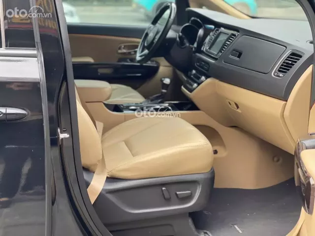 Kia Sedona 2.2 Luxury 2019 8