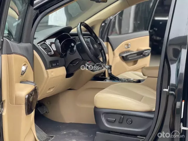 Kia Sedona 2.2 Luxury 2019 9