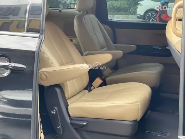 Kia Sedona 2.2 Luxury 2019 12