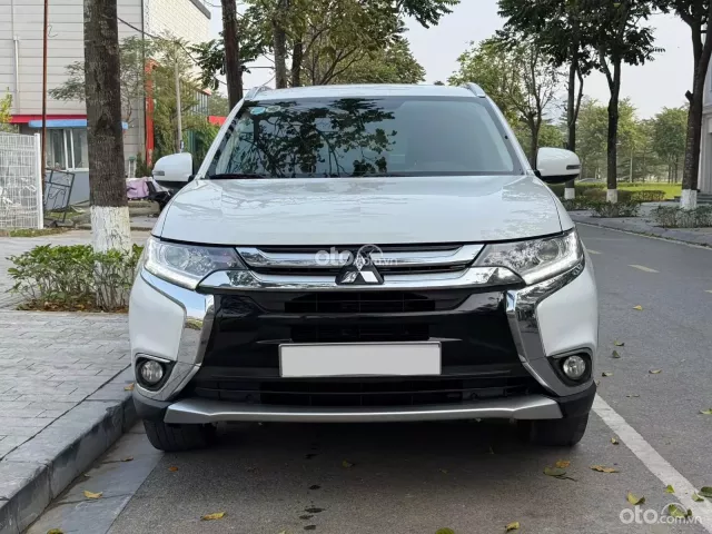 Mitsubishi Outlander 2.0 CVT 2019 siêu đẹp