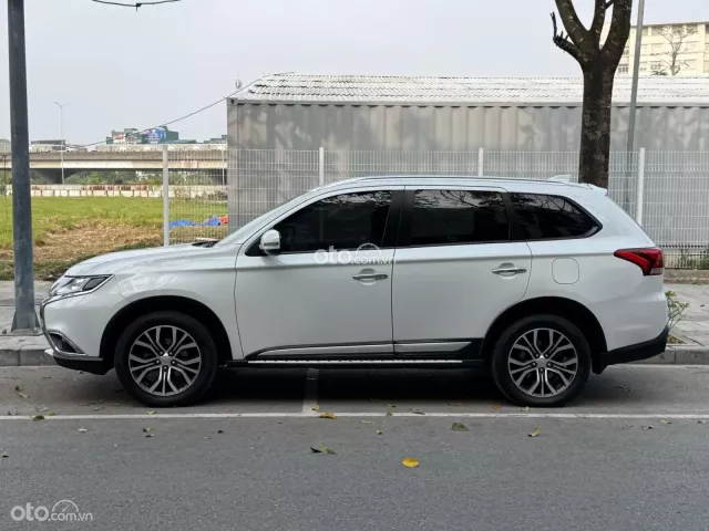 Mitsubishi Outlander 2.0 CVT 2019 siêu đẹp