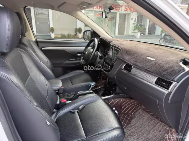 Mitsubishi Outlander 2.0 CVT 2019 siêu đẹp