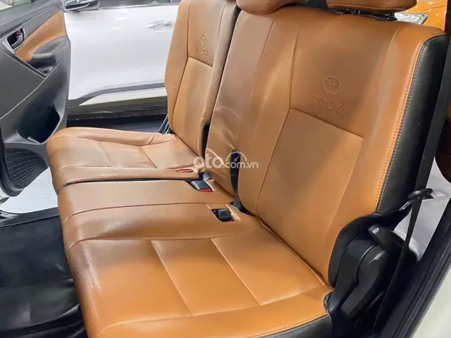 Xe cũ 8 chỗ giá tốt tại TP. HCM