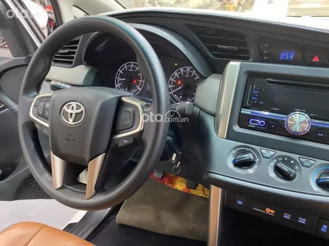 Xe cũ 8 chỗ giá tốt tại TP. HCM