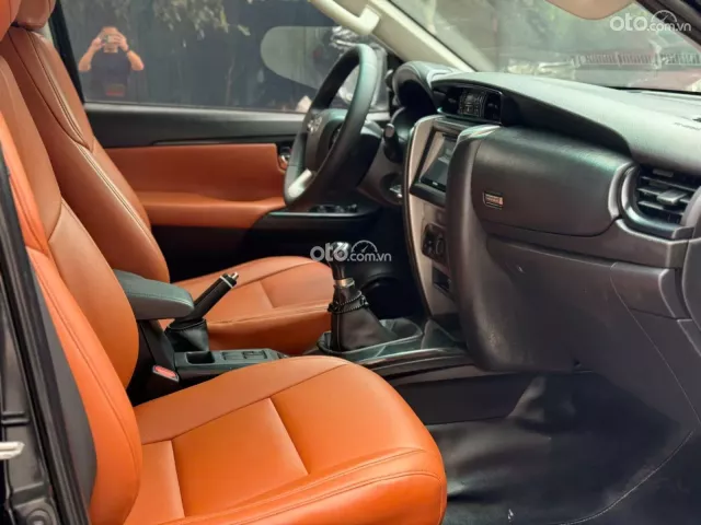 Toyota Fortuner 2.4 MT 4x2 2020 6