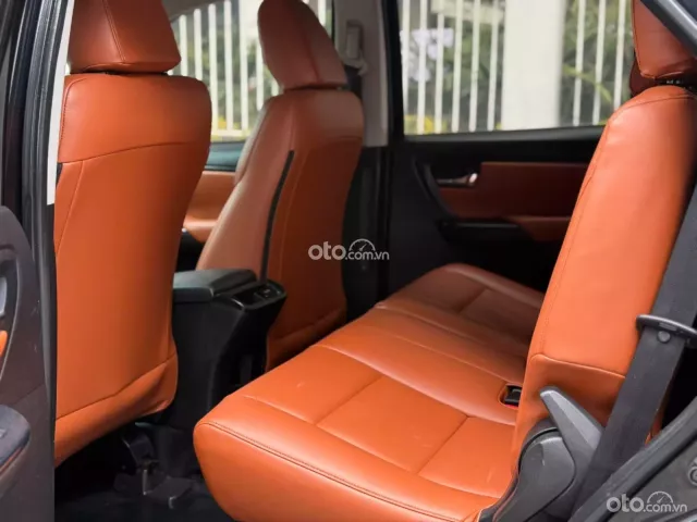 Toyota Fortuner 2.4 MT 4x2 2020 11