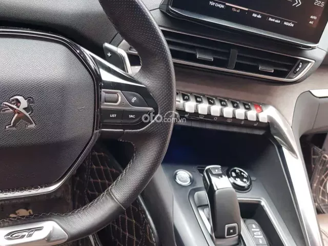 Peugeot 5008 1.6L Turbo 2023 10
