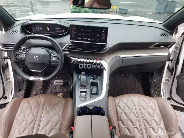 Peugeot 5008 1.6L Turbo 2023 15