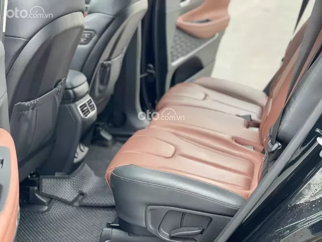 Hyundai Santa Fe 2.2 Dầu Cao cấp 2022 9