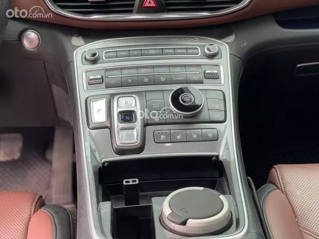 Hyundai Santa Fe 2.2 Dầu Cao cấp 2022 13