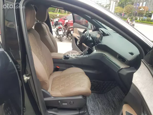 Peugeot 5008 GT 2022 7