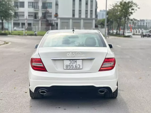 Mercedes-Benz C300 AMG 2011 4