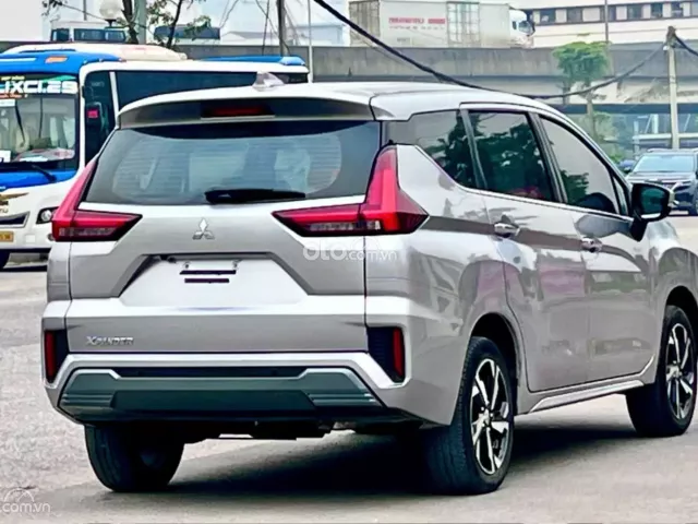 Mitsubishi Xpander AT Premium 2022 5