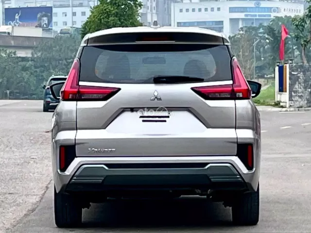 Mitsubishi Xpander AT Premium 2022 6
