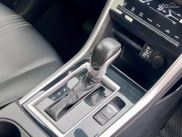 Mitsubishi Xpander AT Premium 2022 13