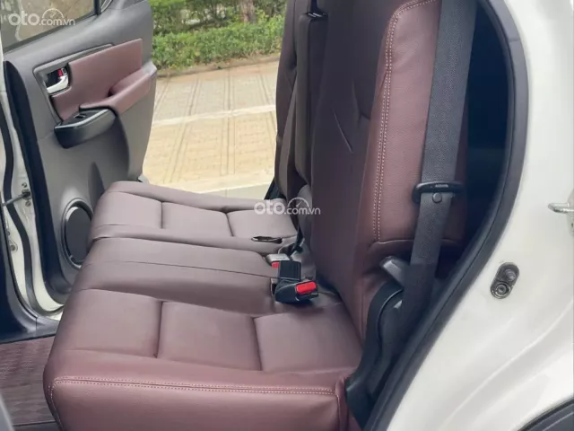 Toyota Fortuner 2.4 MT 4x2 2020 11