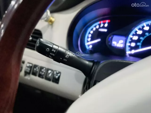 Toyota Sienna Limited 3.5 AT AWD 2012 8