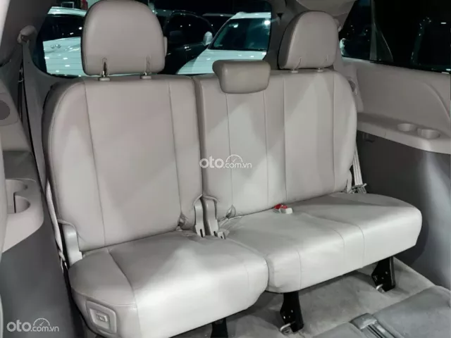 Toyota Sienna Limited 3.5 AT AWD 2012 11