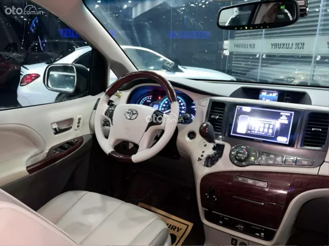 Toyota Sienna Limited 3.5 AT AWD 2012 14