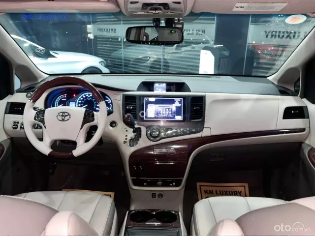 Toyota Sienna Limited 3.5 AT AWD 2012 16