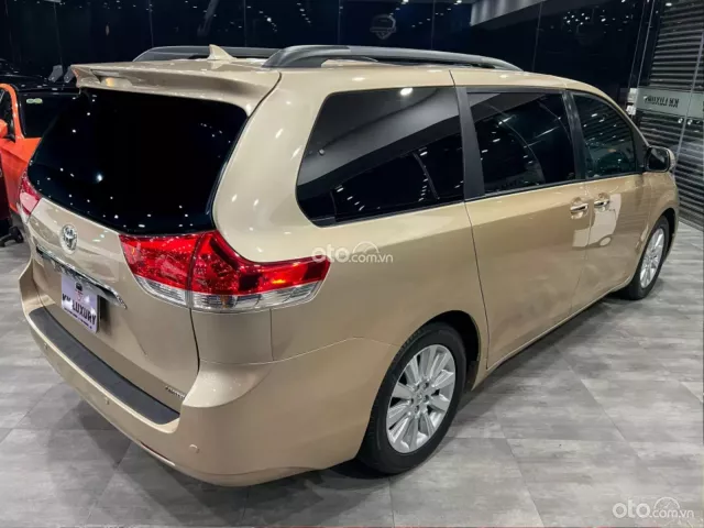 Toyota Sienna Limited 3.5 AT AWD 2012 3
