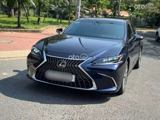 Lexus ES 250 F-Sport 2023