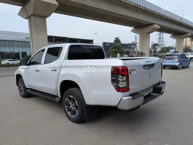 Mitsubishi Triton 4×2 AT 2022 4