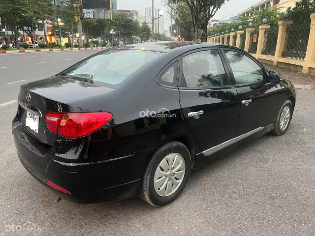 Hyundai Avante 1.6 MT 2011 4