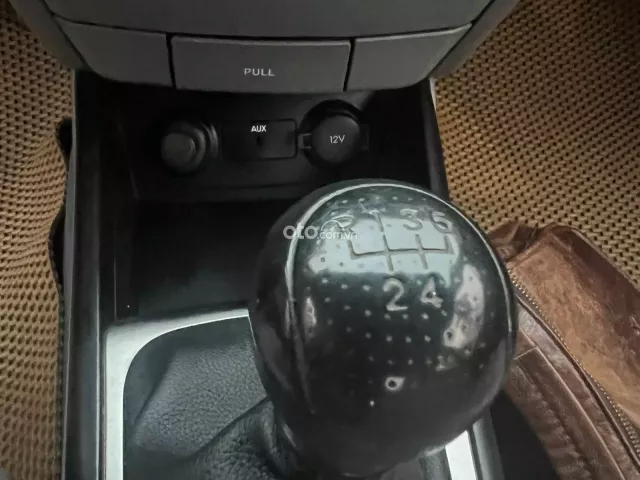 Hyundai Avante 1.6 MT 2011 8
