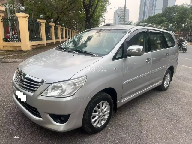 Toyota Innova 2.0E 2013