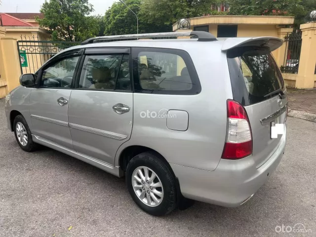 Toyota Innova 2.0E 2013 4