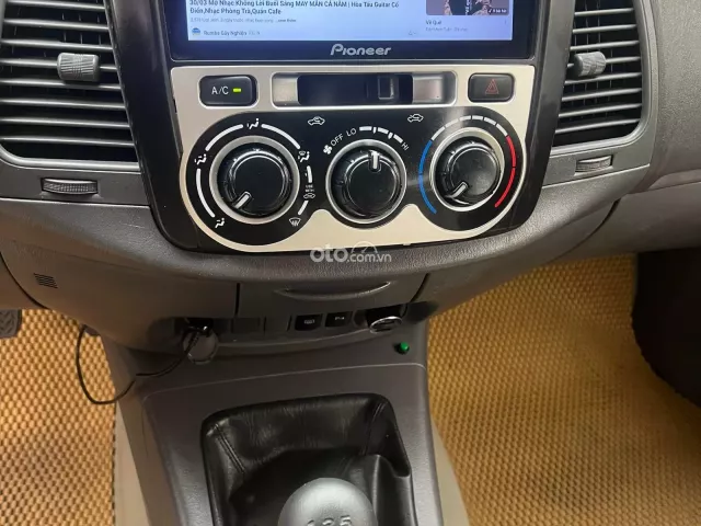 Toyota Innova 2.0E 2013 8