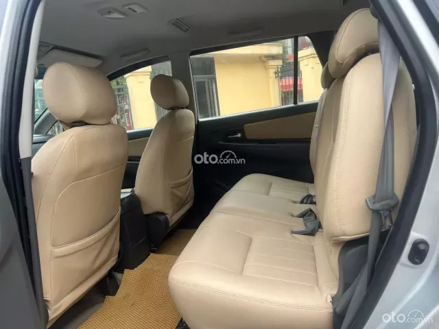 Toyota Innova 2.0E 2013 11