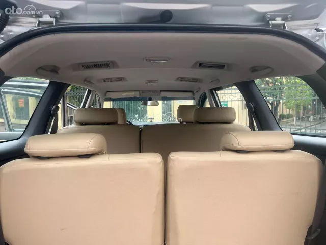 Toyota Innova 2.0E 2013 12