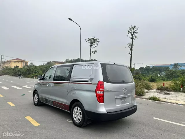 Hyundai Grand Starex 2.5 MT 2016 8