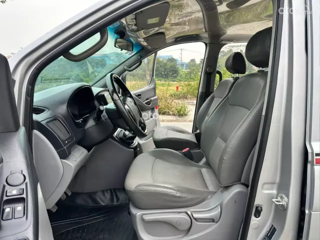 Hyundai Grand Starex 2.5 MT 2016 9