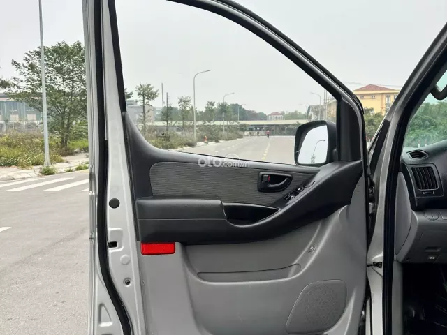 Hyundai Grand Starex 2.5 MT 2016 11