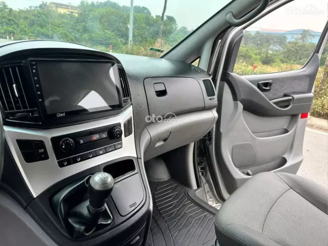 Hyundai Grand Starex 2.5 MT 2016 15