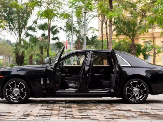 Rolls-Royce Ghost 2010 3