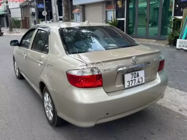 Cần bán Vios 2003 giá rẻ gia đình ít chạy