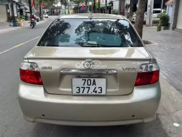 Cần bán Vios 2003 giá rẻ gia đình ít chạy