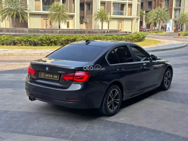 BMW 320i 2016 7