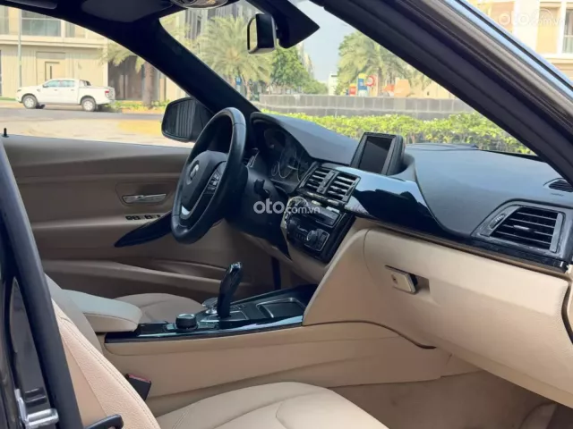 BMW 320i 2016 11