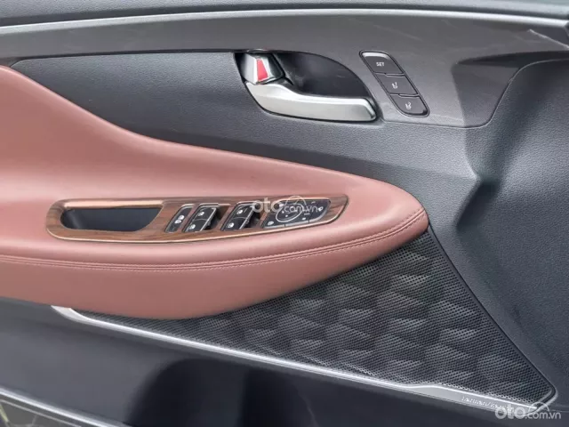 Hyundai Santa Fe 2.2 Dầu Cao cấp 2022 14