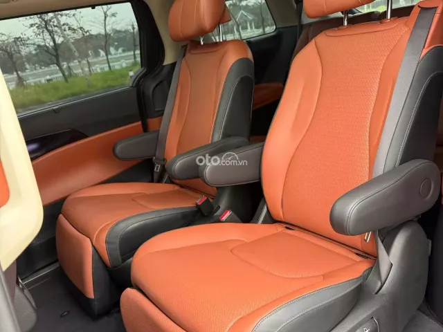Kia Carnival 2.2D Signature 2023 14