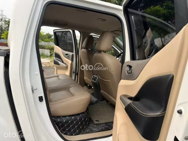 Nissan Navara 2.5 AT 2018 10