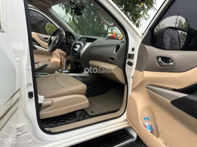 Nissan Navara 2.5 AT 2018 12