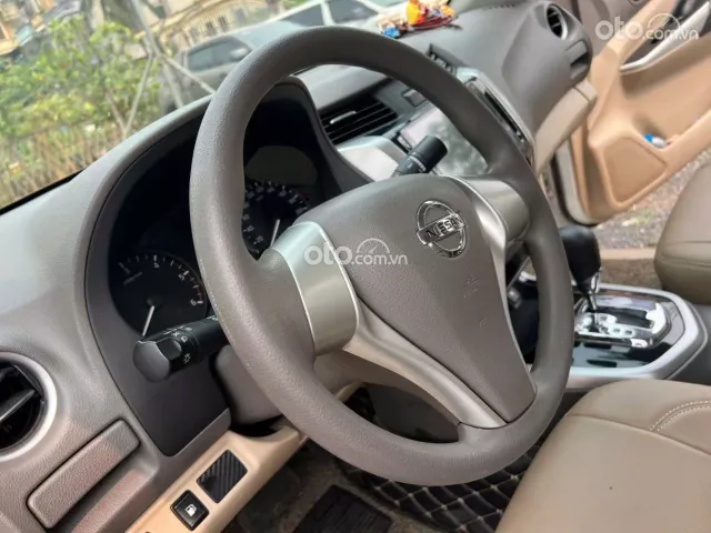 Nissan Navara 2.5 AT 2018 17