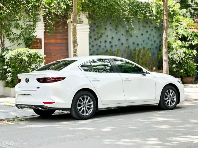 Mazda 3 Sedan 1.5L Luxury 2023 4